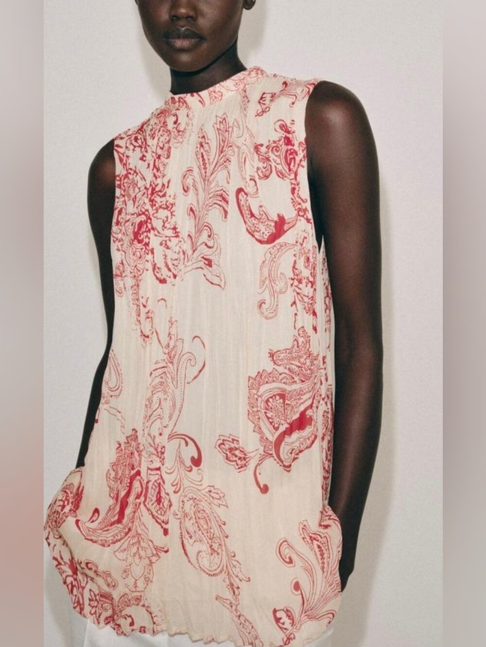 Zara-S-Sleeveless Cream and Coral Paisley Pleated Top